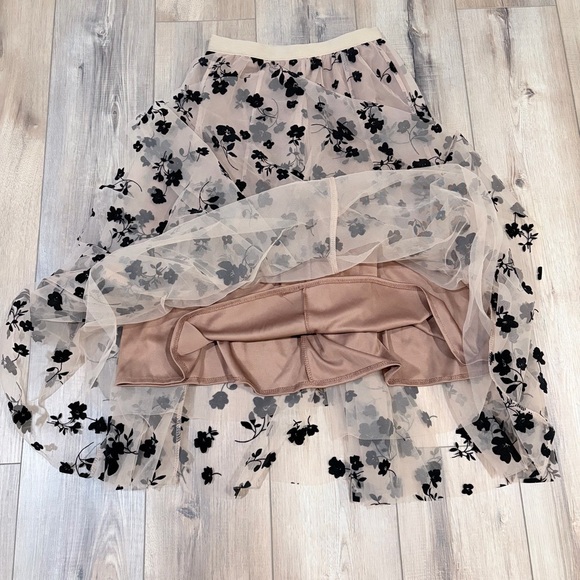 Chicwish Fairycore Goth Tulle Midi Skirt Flocked Floral Vintage Dark Academia S - Picture 5 of 8